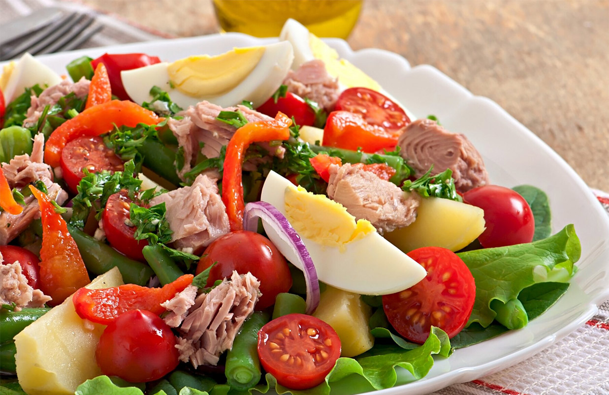 Insalata con patate e tonno