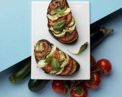 Bruschetta con verdure estive e formaggio di capra