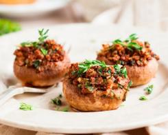 Cogumelos recheados: 4 receitas para forno em menos de 20 min