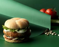 Veggie burger con piselli e ceci