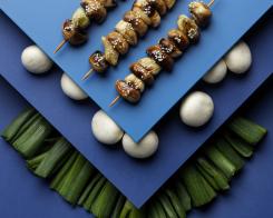 Yakitori con funghi