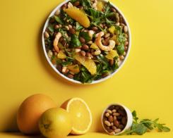 Insalata di fagioli con gamberi, arancia e rucola 