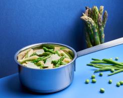 Pasta con fagiolini, piselli ed asparagi