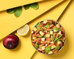 Pasta con spinaci, mela ed emmental