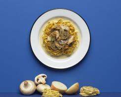 Tagliatelle cremose ai funghi e pollo