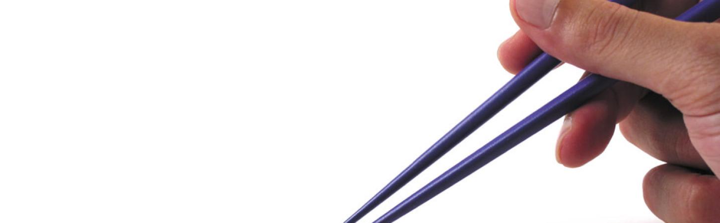 Cum să mâncăm cu beţişoarele chinezeşti?