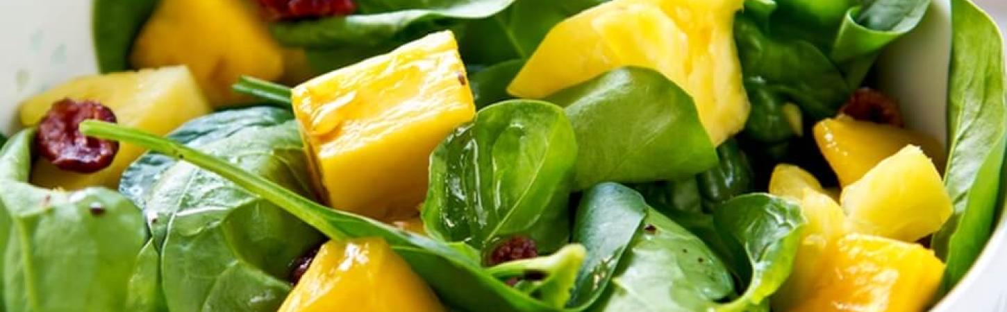 Legume proaspete cu dressing și vinegretă potrivite