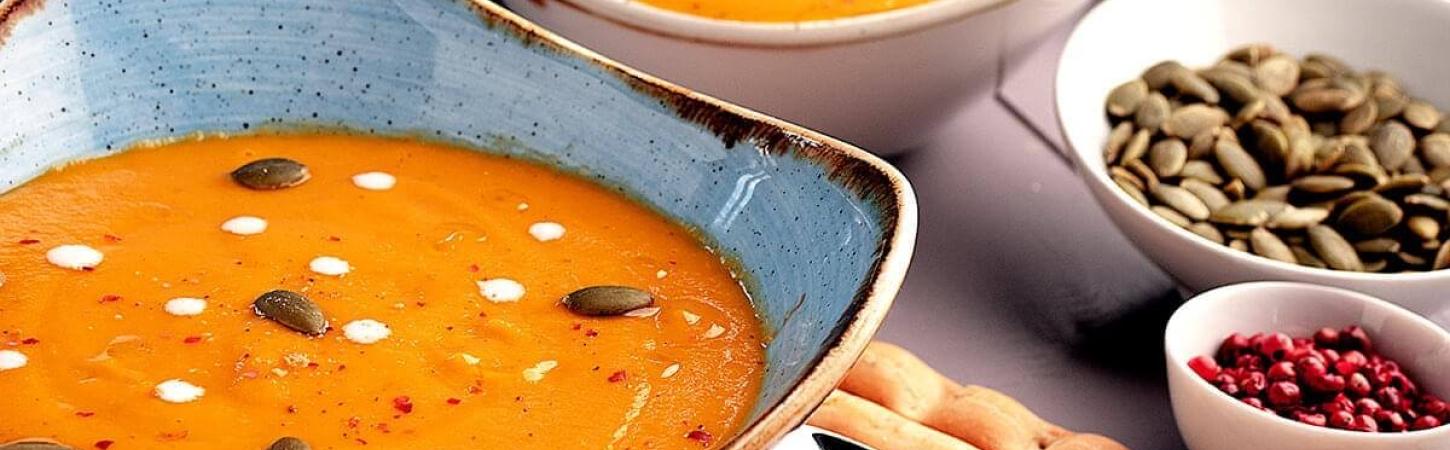 Câte calorii conțin ciorbele, supele și supele cremă?