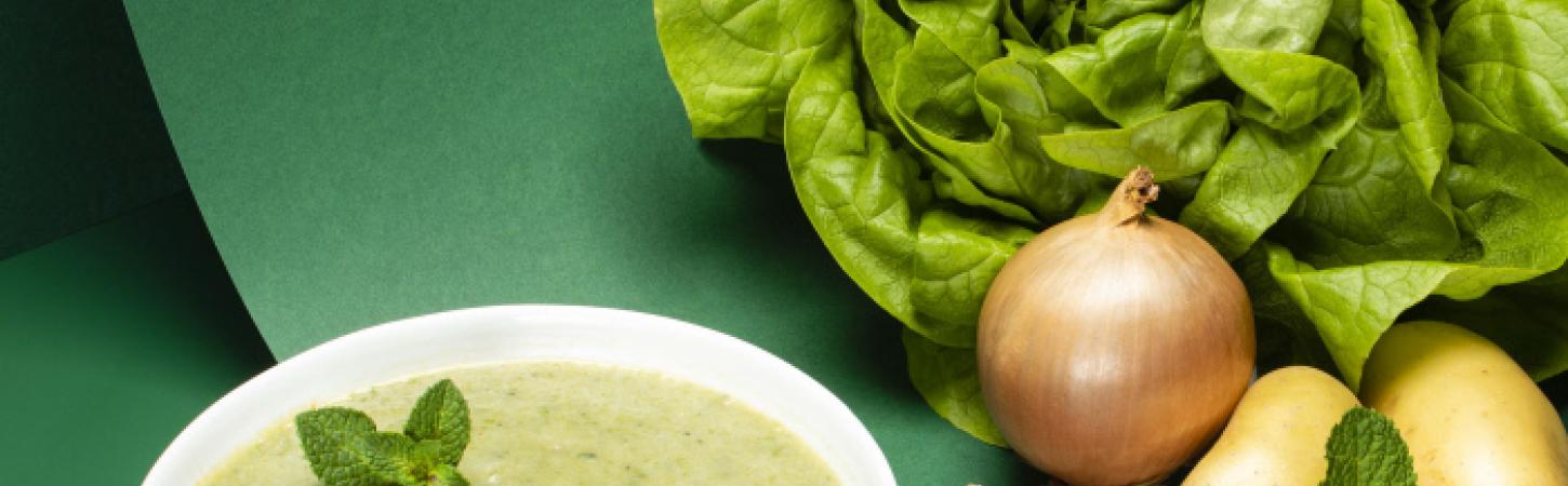 Zuppa fredda di lattuga e menta