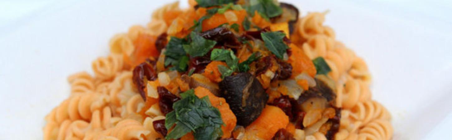 Pasta con salsa de berenjena
