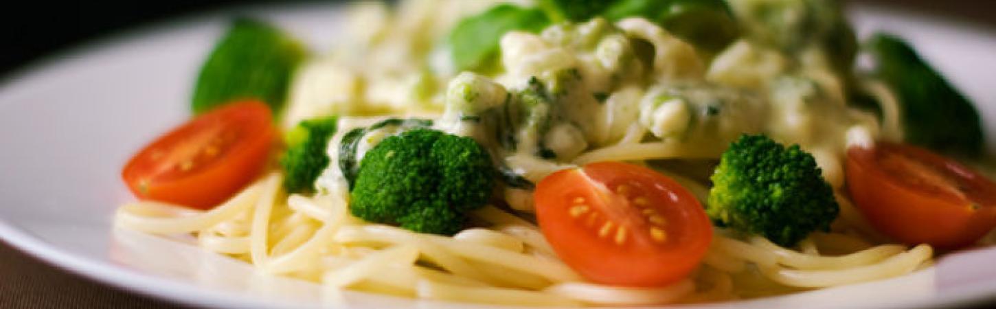 Pasta con brócoli y crema