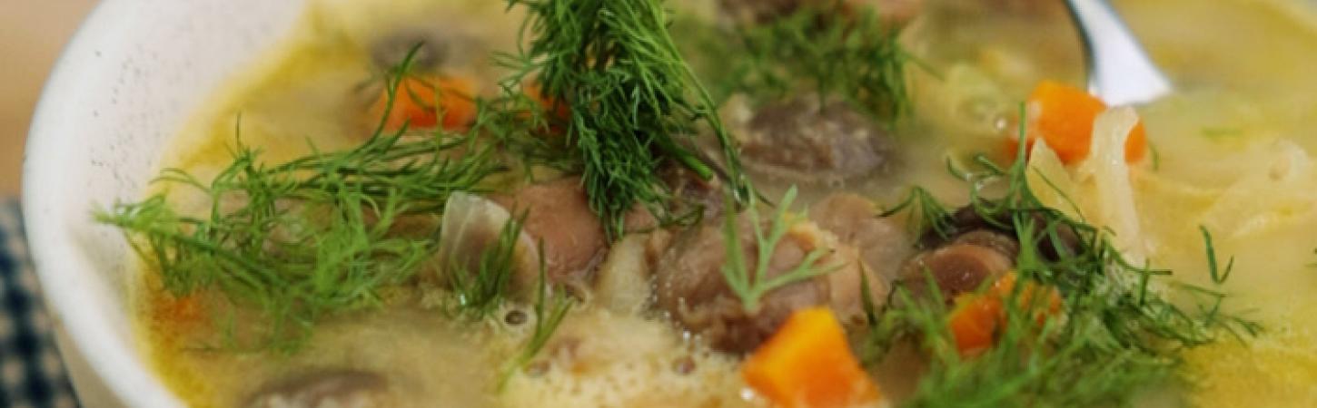 Zuppa di funghi e fagioli