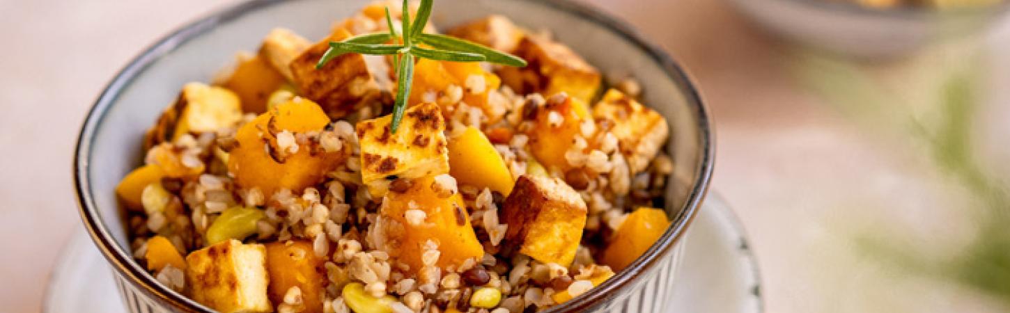 Cereali su rūkytu tofu