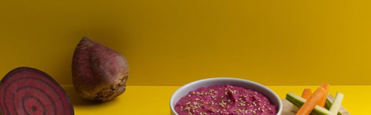 Hummus con barbabietola e fagioli
