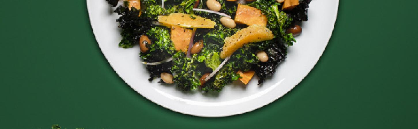 Insalata con cavolo, patata dolce e arancia